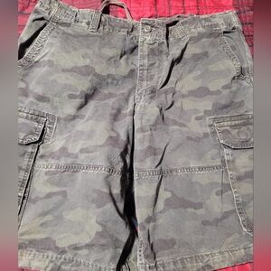 Men's Camouflage Old Navy Cargo Shorts Size 38